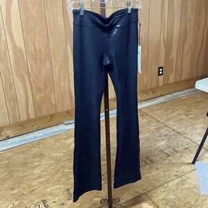 Alo yoga foiled low rise, bootcut legging